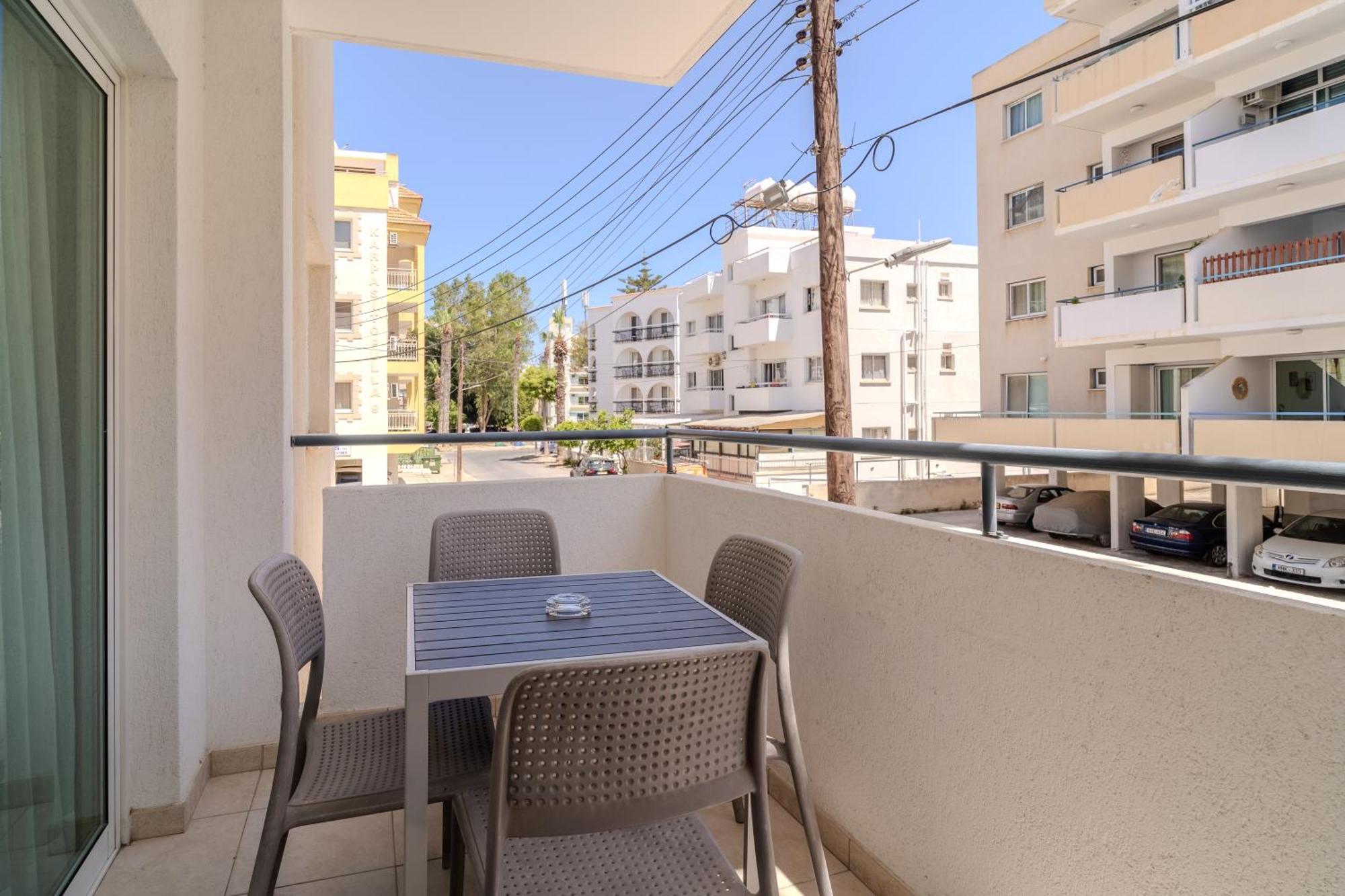 Helios Mackenzie One Bedroom Flat لارنكا المظهر الخارجي الصورة